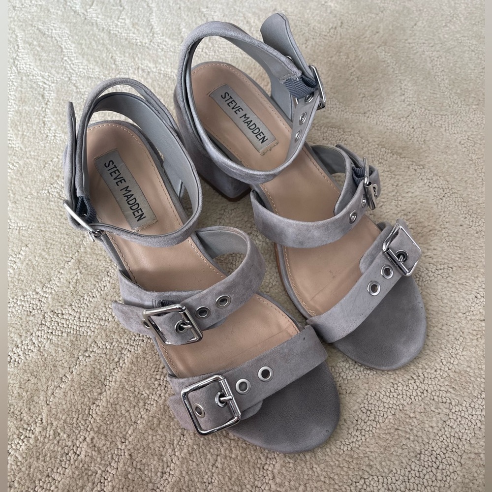 STEVE MADDEN Rotating Suede Sandals